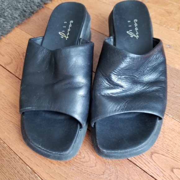 Sandals - Picture 2 of 7